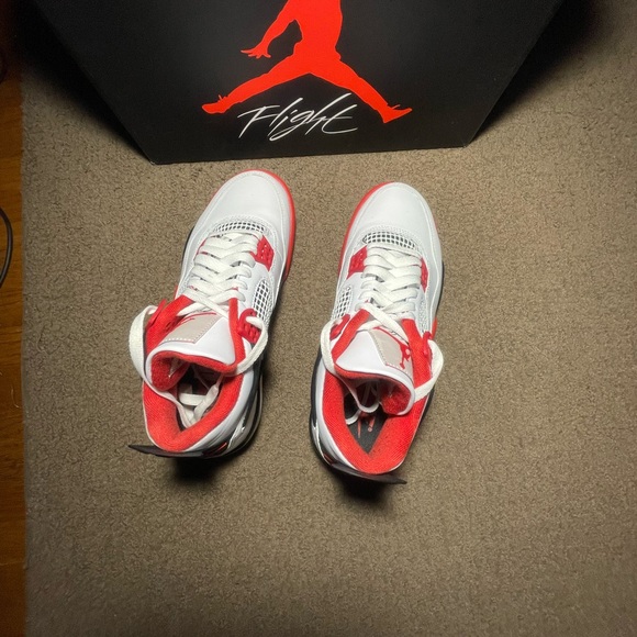 Air Jordan 4 Retro - White/Red (men’s size 7 women’s 8.5)